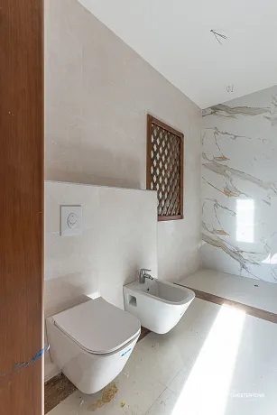 Eine luxuriöse dreistöckige Villa in erster Meereslinie in Kotor